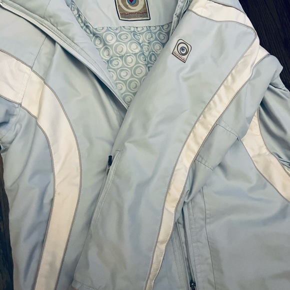 Women’s light blue & white snow jacket - Picture 7 of 7